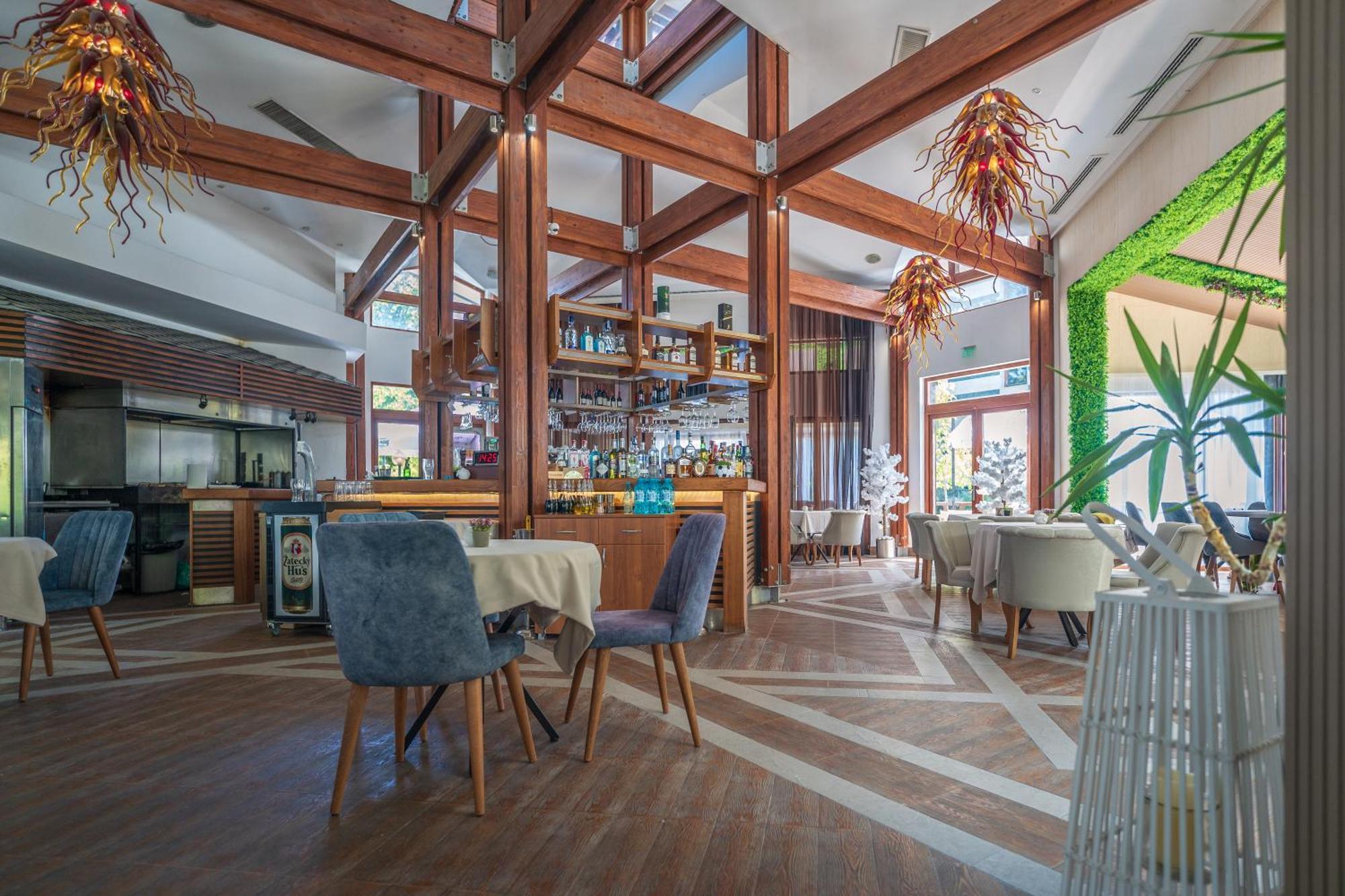 за гости затворен комплекс емералд Apartment Ravda