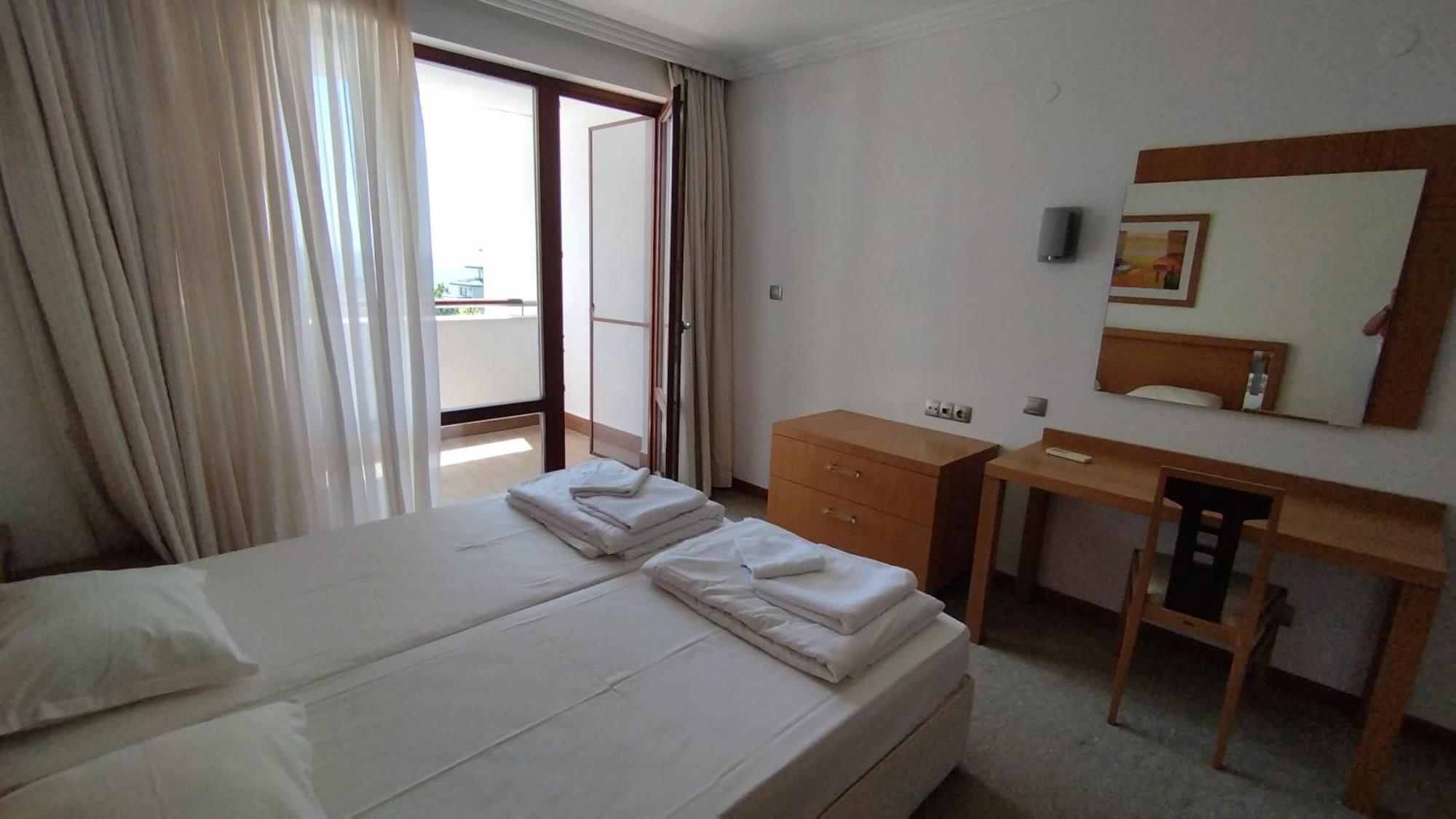 Apartment за гости затворен комплекс емералд Ravda